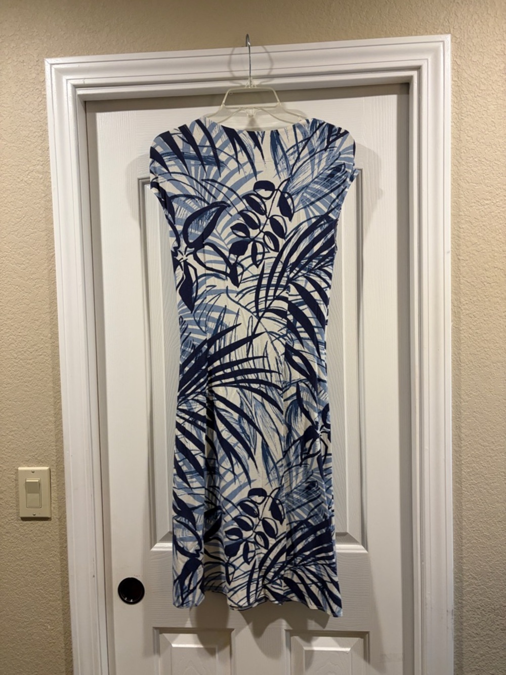 Tommy Bahama Blue and White Palm-Print Midi Dress New with Tags - Picture 5 of 7